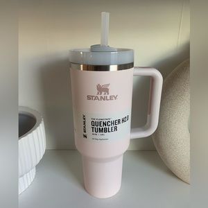 NWT Stanley 40 oz. Adventure Quencher Tumbler- Rose Quartz chips on rim